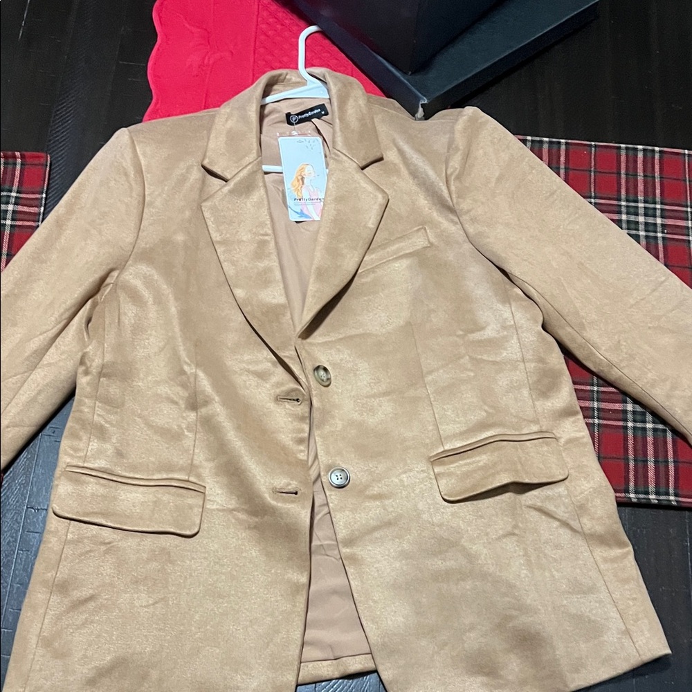 Elegant Tan Women's Blazer